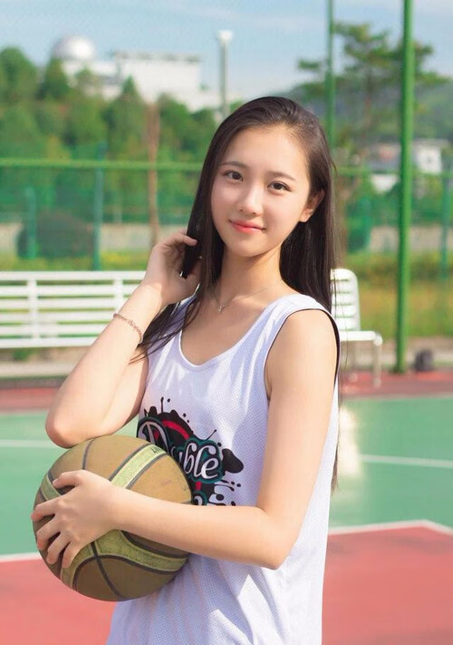 库里：从无名小卒到NBA历史三分王的逆袭人生，库里几次三分王