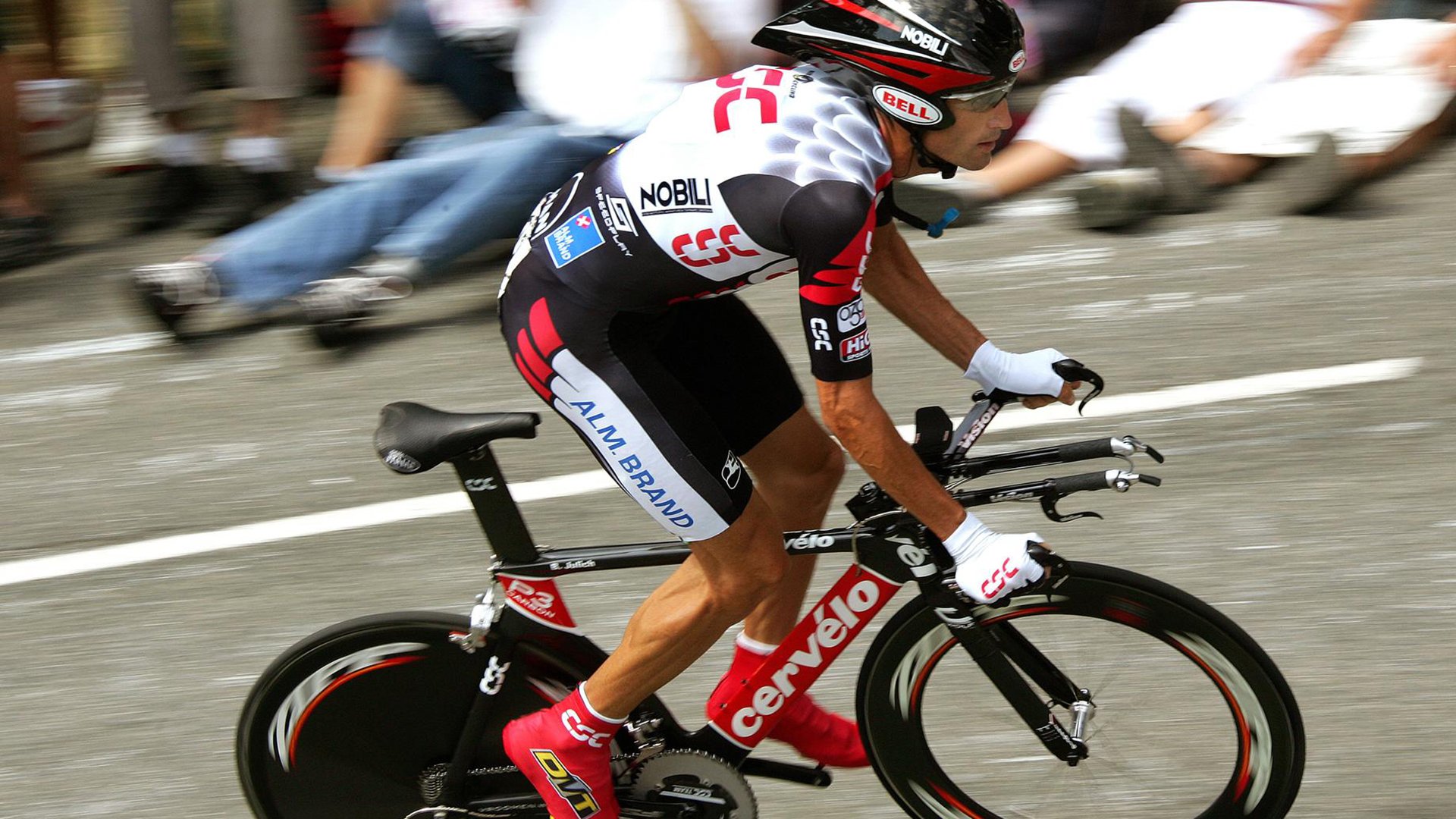 “战术大比拼：幕后策略的终极角逐”