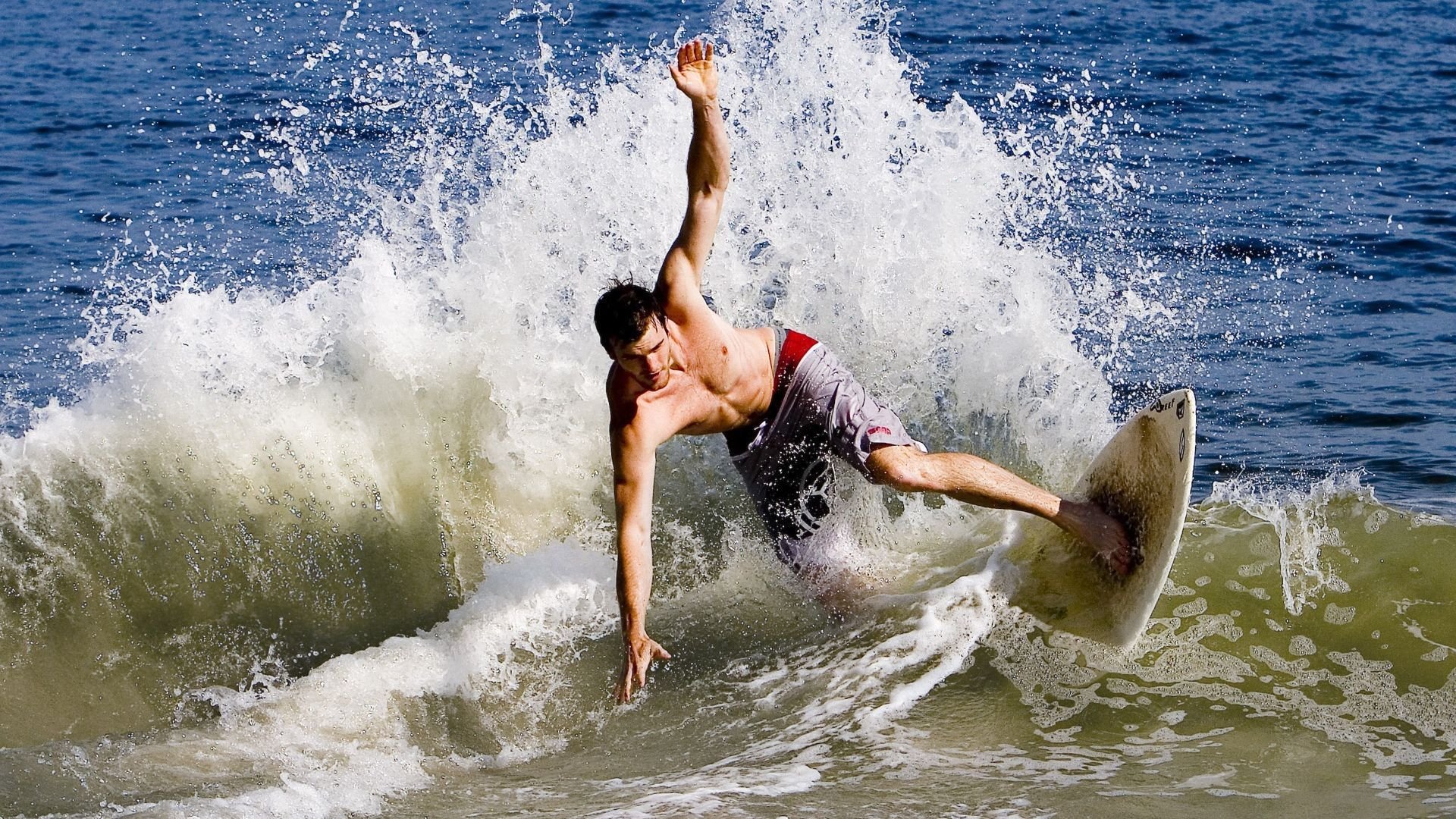 爱游戏体育-“英超明星表现神勇，助力球队稳步登顶”，英超球队球星