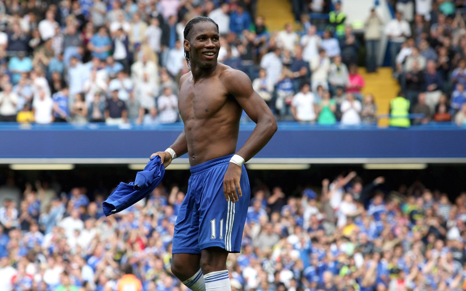 “青少年足球珍藏活动在全国多地同步进行”，青少年足球普及