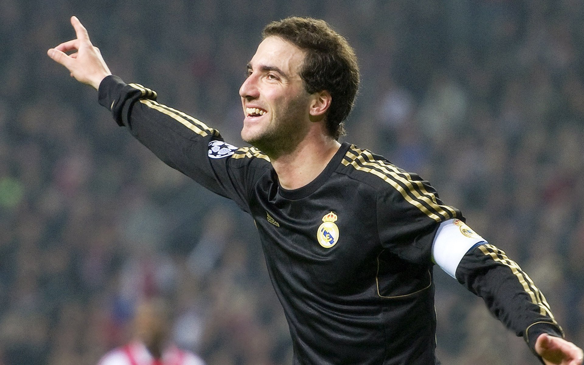 “速度的狂欢：每一圈都令人振奋”，速度 v