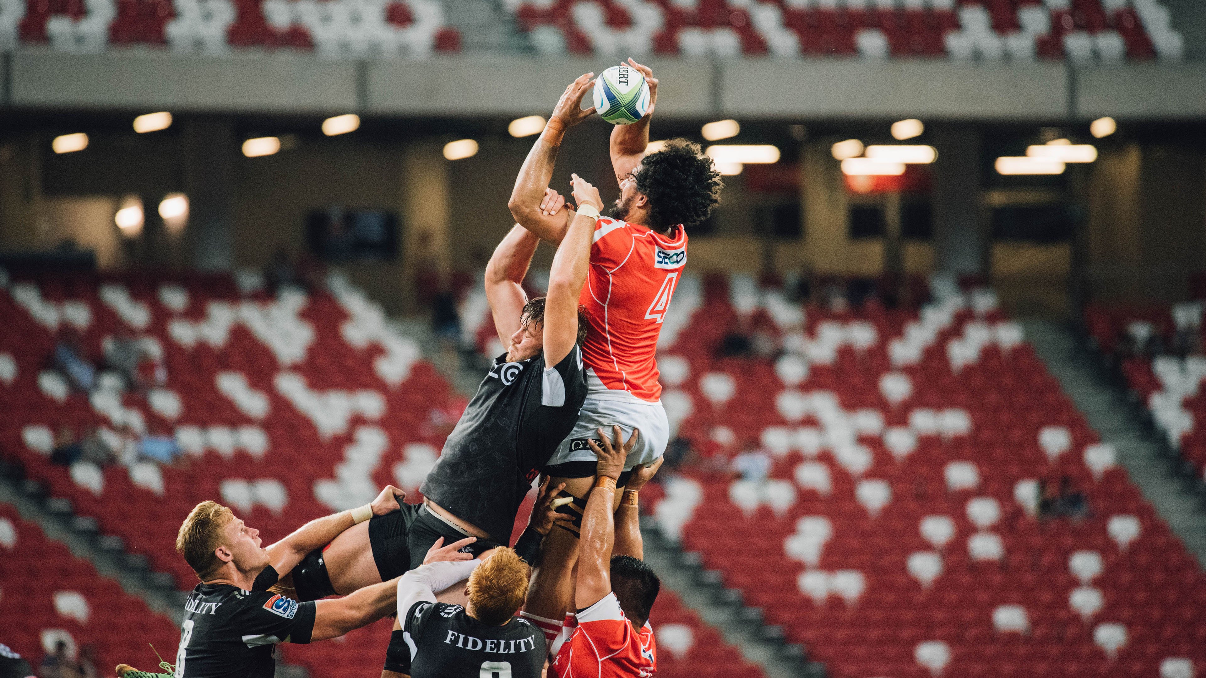 英超焦点回顾，精彩进球和守门员神扑成为亮点，英超精华集锦2021